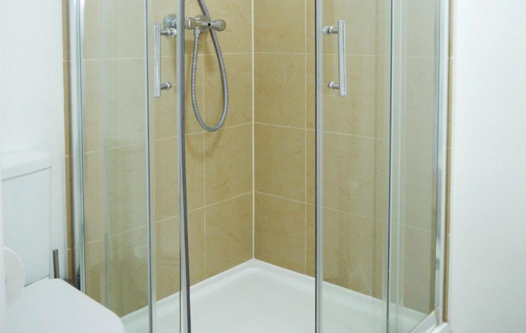 Student Only, En-suite At South Bank Apartment *